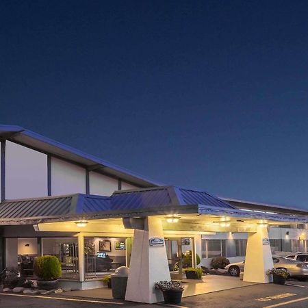 Howard Johnson By Wyndham Nanaimo Harbourside Экстерьер фото